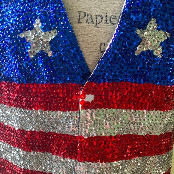 Celebrate 4th of July 🇺🇸 in style with a star spangled sequined vest. - Picture 2 of 7